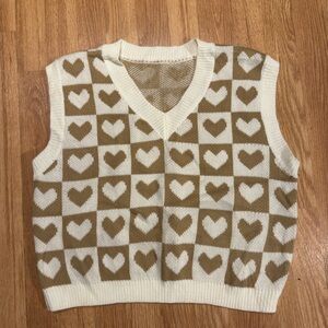 Heart Patterned Sleeveless Sweater Vest
